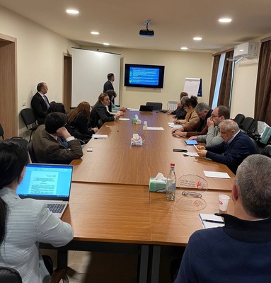 Հանրային քննարկում՝ կուսակցությունների ներկայացուցիչների հետ