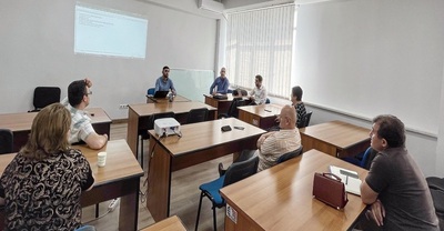 Discussion with representatives of the audit community