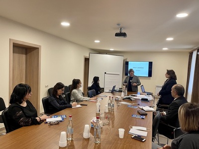 What are the features of educational programs aimed at preventing corruption? Training for CPC employees