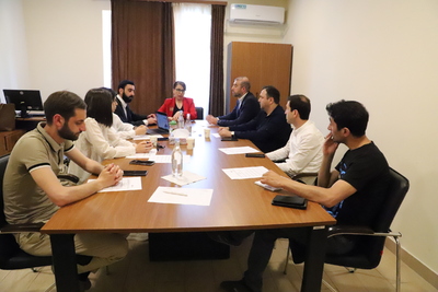 Աշխատանքային քննարկում լրագրողների հետ